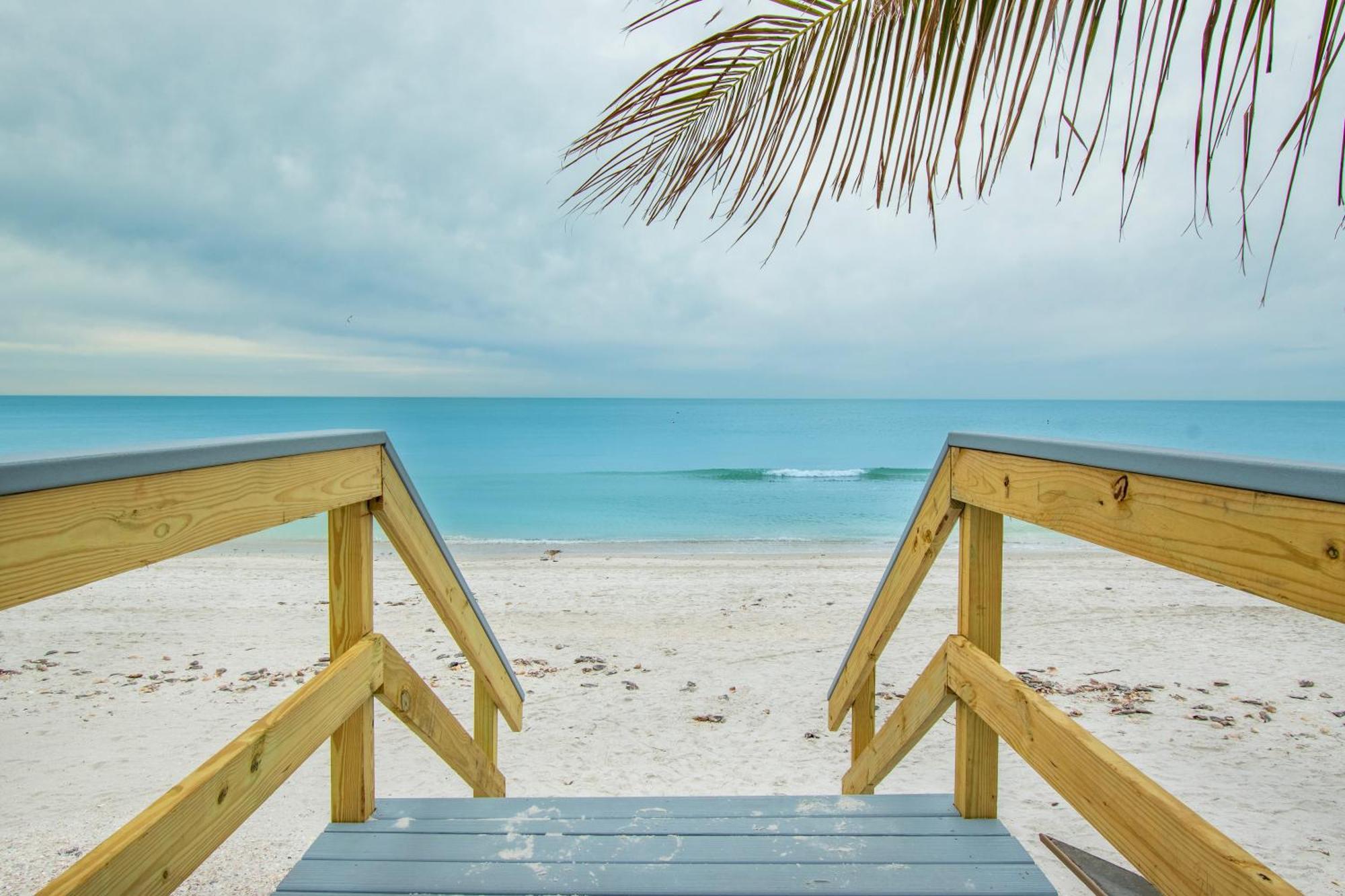 Funshine Sunset Beach St. Pete Beach Exterior foto